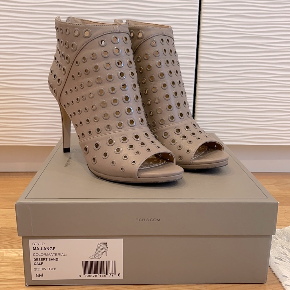 BCBG MAXAZRIA peep toe bootie